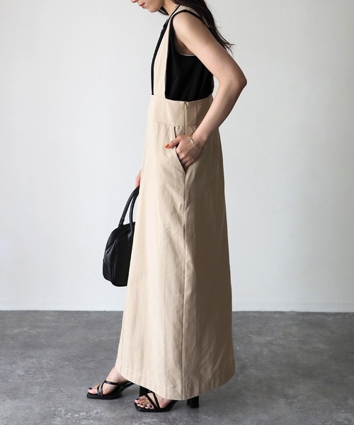 Riberry（リベリー）の「綿ツイルタイトジャンパースカート（ジャンパースカート・レディース・ベージュ/オフホワイト/スミクロ・MEDIUM）」の9枚目の写真