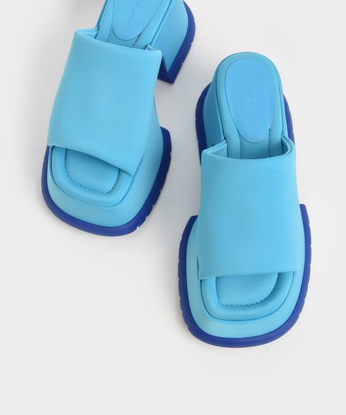 CHARLES & KEITH（チャールズ & キース）の「リサイクルポリエステル プラットフォームサンダル / Recycled Polyester Platform Sandals（サンダル・レディース・ブラック/ライラック/ブルー/イエロー・23cm/23.5cm/24.5cm/25cm/25.5cm/22.5cm）」の5枚目の写真