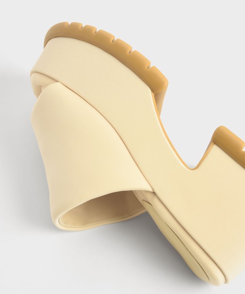 CHARLES & KEITH（チャールズ & キース）の「リサイクルポリエステル プラットフォームサンダル / Recycled Polyester Platform Sandals（サンダル・レディース・ブラック/ライラック/ブルー/イエロー・23cm/23.5cm/24.5cm/25cm/25.5cm/22.5cm）」の11枚目の写真