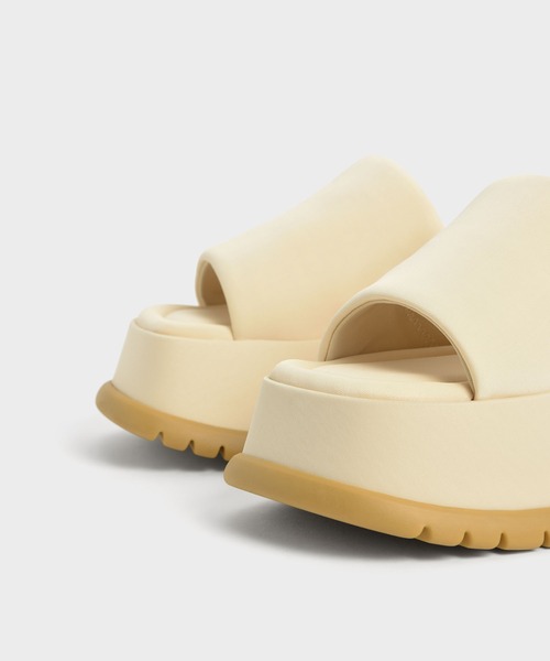 CHARLES & KEITH（チャールズ & キース）の「リサイクルポリエステル プラットフォームサンダル / Recycled Polyester Platform Sandals（サンダル・レディース・ブラック/ライラック/ブルー/イエロー・23cm/23.5cm/24.5cm/25cm/25.5cm/22.5cm）」の12枚目の写真