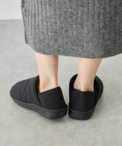 MEI（メイ）の「【MEI】キルティング モックシューズ（スリッポン・レディース・ブラック/ベージュ/カーキ/ブラウン/グレイッシュベージュ・M/L）」の13枚目の写真