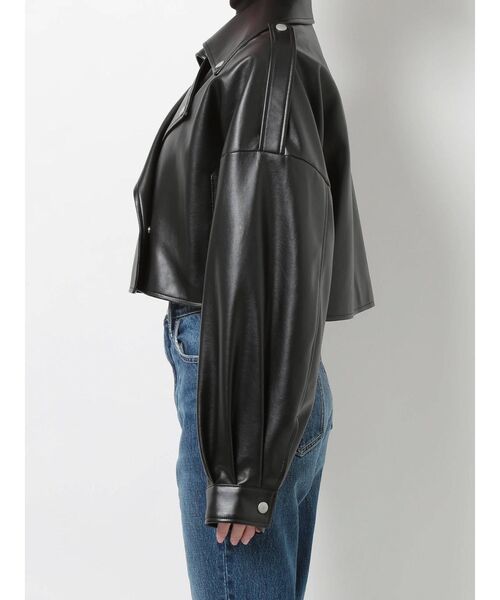 GYDA（ジェイダ）の「エポーレットデザイン ショートフェイクレザー