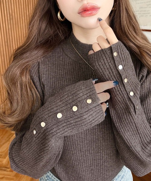 moment+(モーメントプラス)の「【累計販売枚数6万枚突破!】12G 袖口ボタンボトルネックリブニットプルオーバー(ニット/セーター・レディース・アイボリー/イエロー/グリーン/オレンジ/ブルー/チャコールグレー/ブラック/ダークグリーン/グレー系その他/ナチュラル/ボルドー/レッド/ブラウン系その他/ライトブルー/ピンクベージュ/杢グレー/ネイビー/ラベンダー/ブラウン・FREE/M/L)」の7枚目の写真