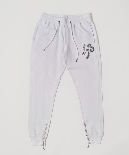 1piu1uguale3 RELAX(ウノピュウノウグァーレトレリラックス)の「【1PIU1UGUALE3 RELAX】1+1=3 RHINESTONE PANTS(スウェットパンツ・メンズ・ホワイト/ブラック/グレー・MEDIUM/LARGE/X-LARGE)」の2枚目の写真