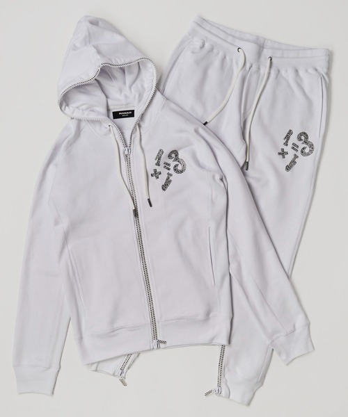 1piu1uguale3 RELAX(ウノピュウノウグァーレトレリラックス)の「【1PIU1UGUALE3 RELAX】1+1=3 RHINESTONE PANTS(スウェットパンツ・メンズ・ホワイト/ブラック/グレー・MEDIUM/LARGE/X-LARGE)」の6枚目の写真
