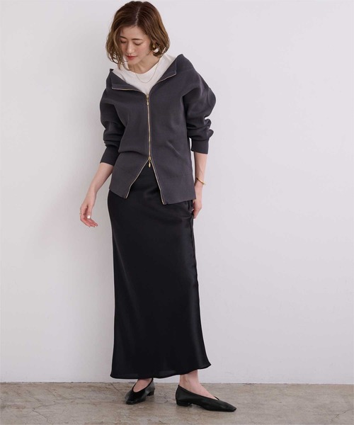 UR'S（ユアーズ）の「ナロースクエアトゥフラットパンプス（パンプス・レディース・ホワイト/ベージュ系その他/ブラック/シルバー/ゴールド/モカ・M/LL/L/S）」の11枚目の写真