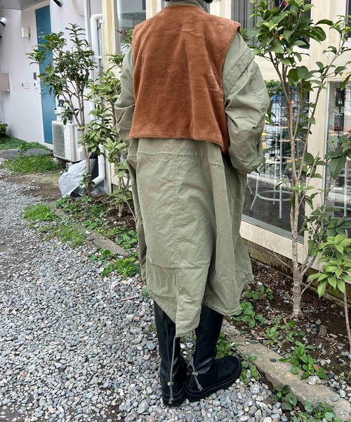 byYOUANCE(バイユアンス)の「フェイクファーベスト(ベスト・レディース・ネイビー/ブラウン・FREE)」の13枚目の写真