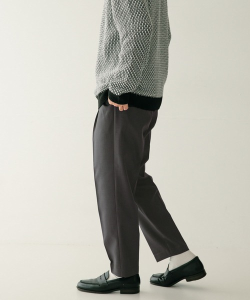 ITEMS URBANRESEARCH（アイテムズ アーバンリサーチ）の「センタークリース メランジスラックスパンツ（スラックス・メンズ・ブラック/カーキ/チャコールグレー・MEDIUM/LARGE）」の17枚目の写真