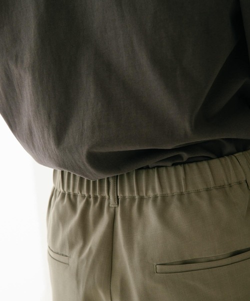 ITEMS URBANRESEARCH（アイテムズ アーバンリサーチ）の「センタークリース メランジスラックスパンツ（スラックス・メンズ・ブラック/カーキ/チャコールグレー・MEDIUM/LARGE）」の7枚目の写真