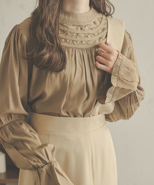 Ambre Neige(アンブルネージュ)の「ハシゴレースブラウス/【WEB/EC限定商品】(シャツ/ブラウス・レディース・ベージュ/オフホワイト/ライトブラウン・FREE)」の18枚目の写真