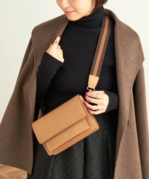 B.C STOCK（ベーセーストック）の「≪追加2≫ラインテープショルダー（ショルダーバッグ・レディース・キャメル/アイボリー/ブラック・FREE）」の3枚目の写真