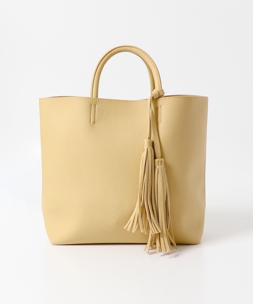 RODE SKO(ロデスコ)の「タッセル付軽量シンプルトートバッグ(トートバッグ・レディース・ブラック/ホワイト系その他/ブラウン系その他/グリーン系その他/レッド/ミント/ベージュ系その他/ゴールド/ライトカーキ/グレー系その他/キャメル・ONE)」の16枚目の写真