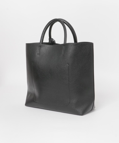 RODE SKO(ロデスコ)の「タッセル付軽量シンプルトートバッグ(トートバッグ・レディース・ブラック/ホワイト系その他/ブラウン系その他/グリーン系その他/レッド/ミント/ベージュ系その他/ゴールド/ライトカーキ/グレー系その他/キャメル・ONE)」の21枚目の写真