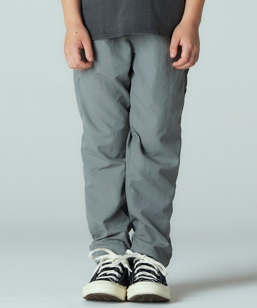 Smoothy（スムージー）の「Smoothy Nylon pants / スムージー ナイロンパンツ（その他パンツ・キッズ・ブラック/グレー/ベージュ・110/120/130/140/150/160/100）」の2枚目の写真
