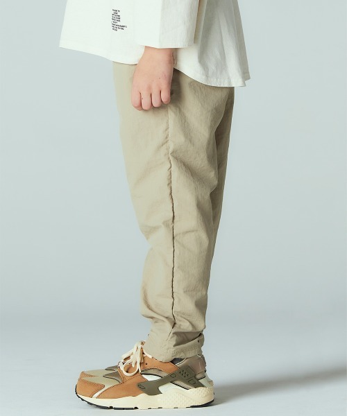 Smoothy（スムージー）の「Smoothy Nylon pants / スムージー ナイロンパンツ（その他パンツ・キッズ・ブラック/グレー/ベージュ・110/120/130/140/150/160/100）」の4枚目の写真