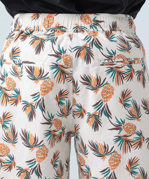 BAYFLOW(ベイフロー)の「アロハパターン2タックショーツ(その他パンツ・メンズ・オフホワイト/ネイビー・MEDIUM/LARGE)」の4枚目の写真