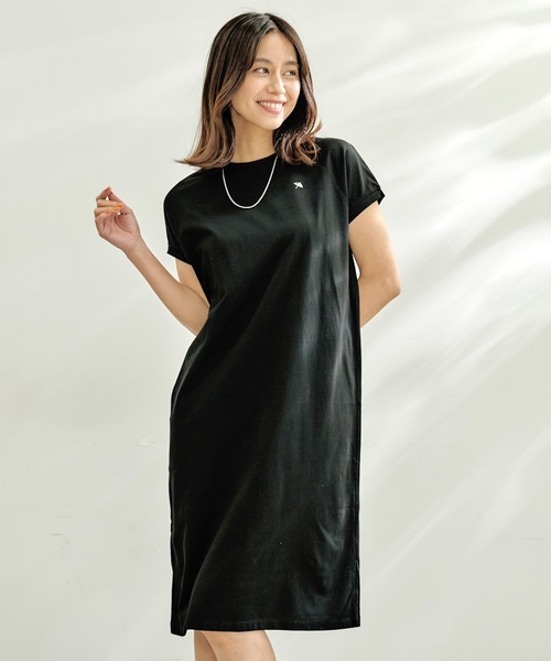 Arnold Palmer（アーノルドパーマー）の「ラグラン フレンチスリーブ カット ワンピース（ワンピース・レディース・ライトブラウン/ブラック/アイボリー・M/S/L）」の2枚目の写真