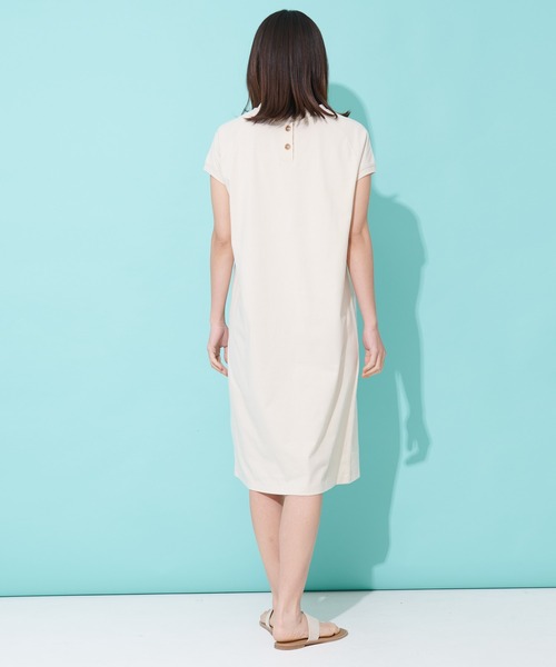 Arnold Palmer（アーノルドパーマー）の「ラグラン フレンチスリーブ カット ワンピース（ワンピース・レディース・ライトブラウン/ブラック/アイボリー・M/S/L）」の9枚目の写真