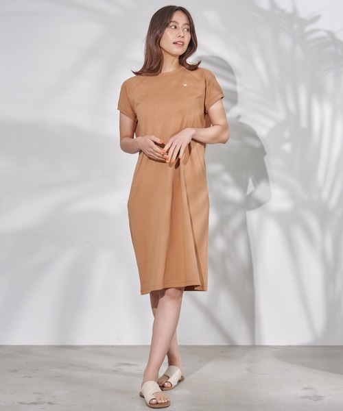 Arnold Palmer（アーノルドパーマー）の「ラグラン フレンチスリーブ カット ワンピース（ワンピース・レディース・ライトブラウン/ブラック/アイボリー・M/S/L）」の16枚目の写真