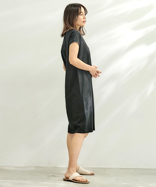 Arnold Palmer（アーノルドパーマー）の「ラグラン フレンチスリーブ カット ワンピース（ワンピース・レディース・ライトブラウン/ブラック/アイボリー・M/S/L）」の14枚目の写真