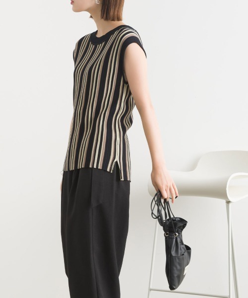 terrace(テラス)の「ランダムストライプニットノースリーブ(タンクトップ・レディース・ブラック/モカ/ベージュ・MEDIUM)」の8枚目の写真