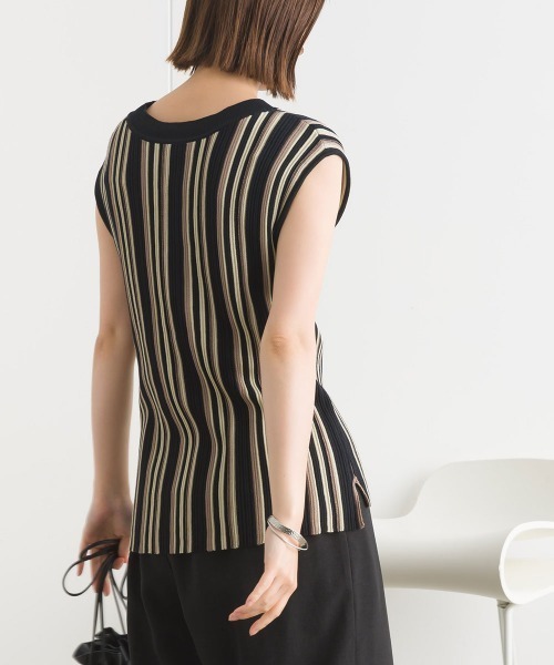terrace(テラス)の「ランダムストライプニットノースリーブ(タンクトップ・レディース・ブラック/モカ/ベージュ・MEDIUM)」の15枚目の写真