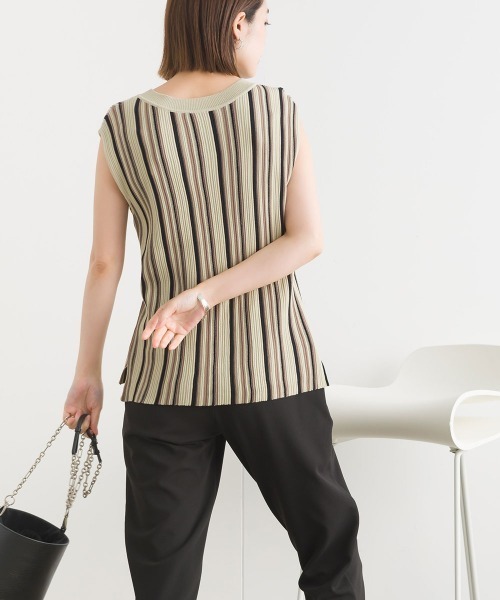 terrace(テラス)の「ランダムストライプニットノースリーブ(タンクトップ・レディース・ブラック/モカ/ベージュ・MEDIUM)」の9枚目の写真