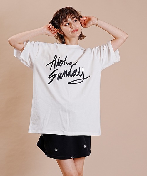 ALOHA SUNDAY（アロハサンデー）の「【ムラサキスポーツ別注】ALOHA SUNDAY/アロハサンデー デザインTシャツ AS-MS-007（Tシャツ/カットソー・レディース・ブラック/ホワイト・M/L）」の2枚目の写真