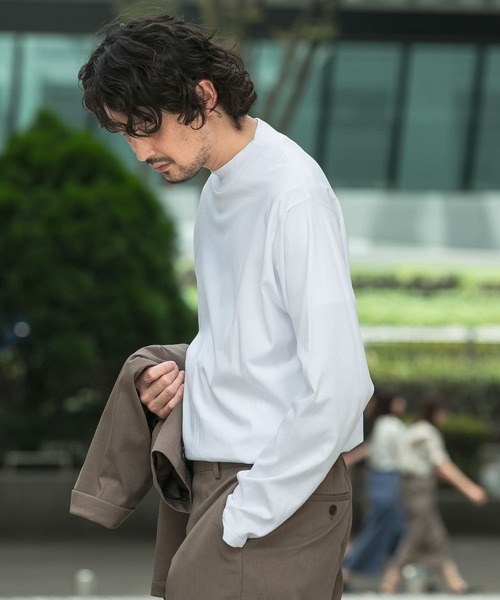 URBAN RESEARCH DOORS(アーバンリサーチドアーズ)の「『抗菌/防臭』LIFE STYLE TAILOR シルケットポンチストレッチモック長袖Tシャツ(Tシャツ/カットソー・メンズ・ホワイト・MEDIUM/LARGE)」の7枚目の写真