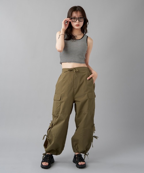 SPINNS(スピンズ)の「サイドリボンナイロンカーゴパンツ(カーゴパンツ・レディース・オフホワイト/ブラック/カーキ/ピンク/ブラック×ホワイト・ONESIZE)」の18枚目の写真