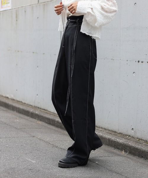 COLONY 2139(コロニートゥーワンスリーナイン)の「配色ハイウエストベルト付きパンツ(スラックス・レディース・グレー/ブラック・SMALL/MEDIUM)」の18枚目の写真