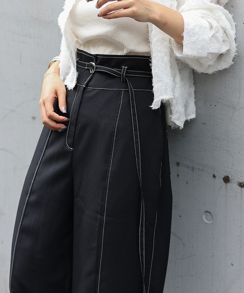 COLONY 2139(コロニートゥーワンスリーナイン)の「配色ハイウエストベルト付きパンツ(スラックス・レディース・グレー/ブラック・SMALL/MEDIUM)」の11枚目の写真