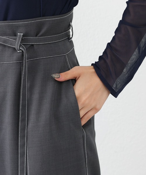 COLONY 2139(コロニートゥーワンスリーナイン)の「配色ハイウエストベルト付きパンツ(スラックス・レディース・グレー/ブラック・SMALL/MEDIUM)」の17枚目の写真