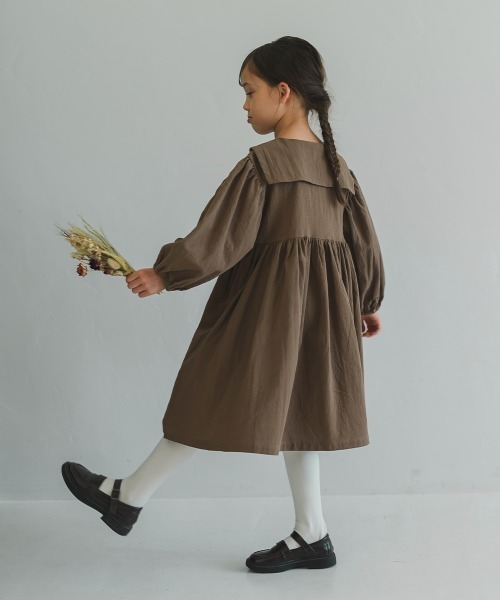 トワヴァーズ カーキベージュ 長袖ワンピース セーラータイプ riziere（リジェール）の「セーラーカラー長袖ワンピース（ワンピース