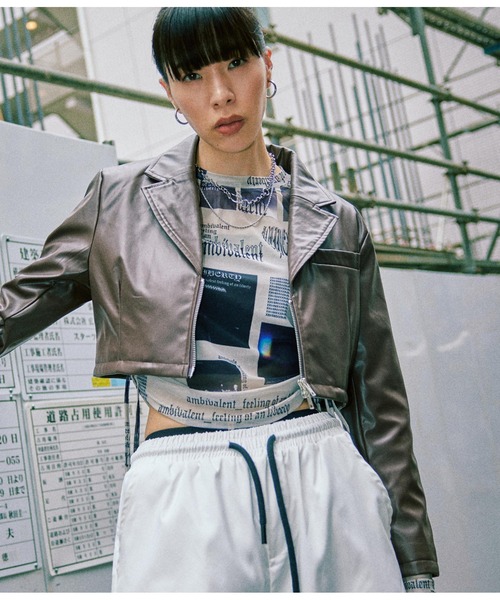 ANLIBERTY ANAP(アンリバティアナップ)の「フェイクレザークロップドジャケット(その他アウター・レディース・ブラック/ブラウン・M/S)」の1枚目の写真