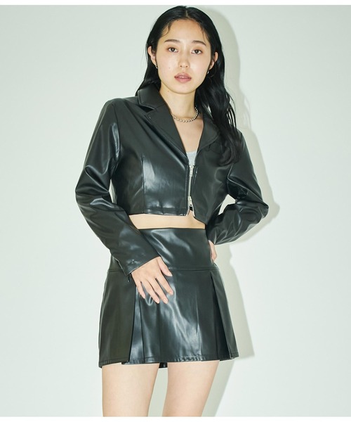 ANLIBERTY ANAP(アンリバティアナップ)の「フェイクレザークロップドジャケット(その他アウター・レディース・ブラック/ブラウン・M/S)」の3枚目の写真