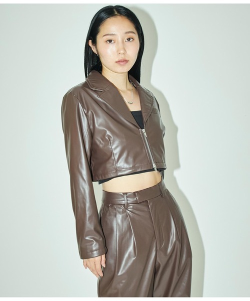 ANLIBERTY ANAP(アンリバティアナップ)の「フェイクレザークロップドジャケット(その他アウター・レディース・ブラック/ブラウン・M/S)」の9枚目の写真