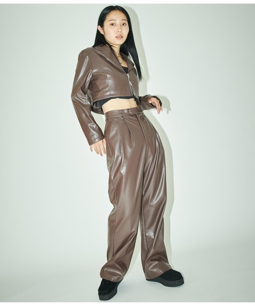 ANLIBERTY ANAP(アンリバティアナップ)の「フェイクレザークロップドジャケット(その他アウター・レディース・ブラック/ブラウン・M/S)」の15枚目の写真