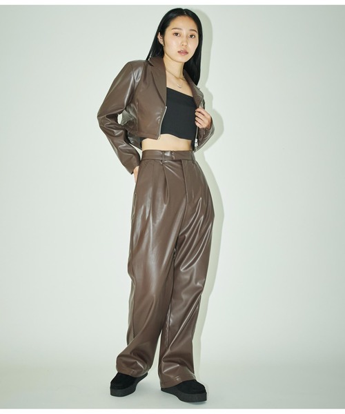 ANLIBERTY ANAP(アンリバティアナップ)の「フェイクレザークロップドジャケット(その他アウター・レディース・ブラック/ブラウン・M/S)」の18枚目の写真