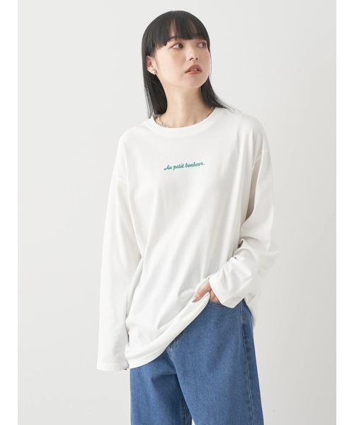 earth music&ecology(アースミュージックアンドエコロジー)の「Au petit bonheur ロンT(Tシャツ/カットソー・レディース・オフホワイト/ブラック/パープル・FREE)」の4枚目の写真