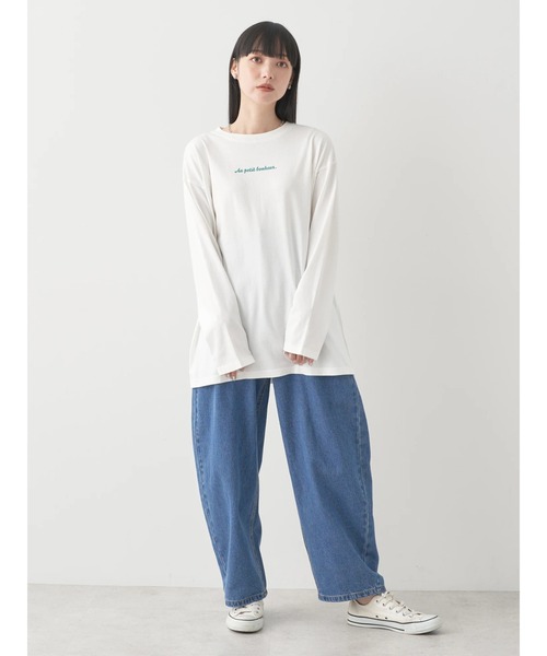 earth music&ecology(アースミュージックアンドエコロジー)の「Au petit bonheur ロンT(Tシャツ/カットソー・レディース・オフホワイト/ブラック/パープル・FREE)」の6枚目の写真