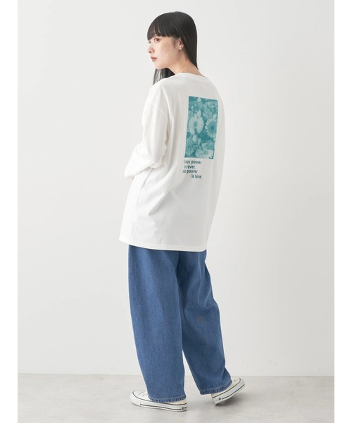earth music&ecology(アースミュージックアンドエコロジー)の「Au petit bonheur ロンT(Tシャツ/カットソー・レディース・オフホワイト/ブラック/パープル・FREE)」の8枚目の写真