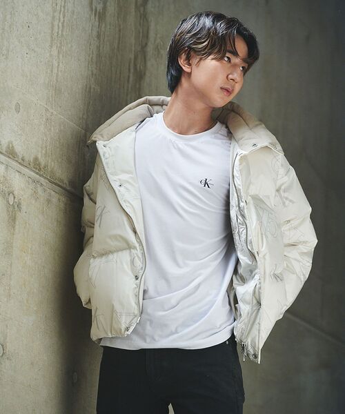 Calvin Klein（カルバン・クライン）の「【WEB限定】ユニセックス スタンドカラー ダウンジャケット（ダウンジャケット/コート・レディース・ブラック/その他/アイボリー/オレンジ・XL/M/S/L）」の10枚目の写真
