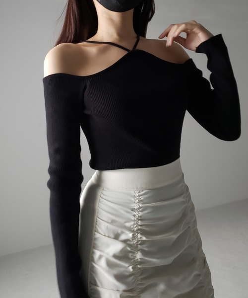 me+em select（ミームセレクト）の「【 ２color 】クロスストラップオフショルダーリブニット（ニット/セーター・レディース・ホワイト/ブラック・FREE）」の7枚目の写真