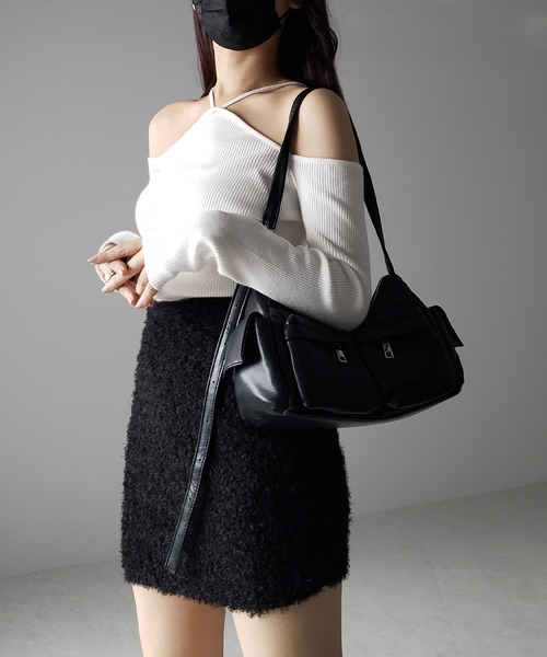 me+em select（ミームセレクト）の「【 ２color 】クロスストラップオフショルダーリブニット（ニット/セーター・レディース・ホワイト/ブラック・FREE）」の14枚目の写真