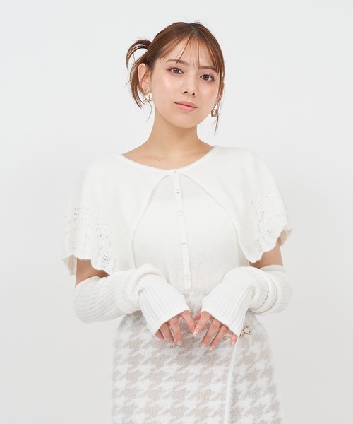 ROYAL PARTY(ロイヤルパーティー)の「アームウォーマー付モヘアタッチケープニットトップス(ニット/セーター・レディース・ライトグレー/オフホワイト/ブラック・FREE)」の21枚目の写真