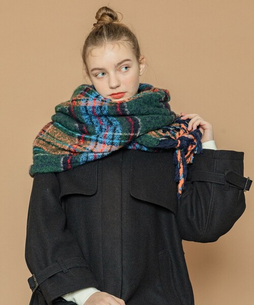 FREAK'S STORE（フリークスストア）の「ブークレ チェック マフラー（マフラー・レディース・ブラウン/グリーン・ONE SIZE）」の3枚目の写真