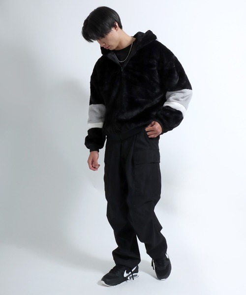 Salong hameu（サロン ハミュー）の「袖ライン フェイクファーブルゾンジャケット ジップアップパーカー メンズ レディース/ファーコート（ブルゾン・メンズ・ブラック/ネイビー/グレー・LL/M/L）」の4枚目の写真