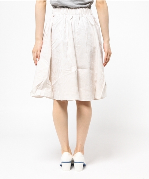 earth music&ecology（アースミュージックアンドエコロジー）の「迷彩柄タックスカート（スカート・レディース・ライトグレー/オリーブ/オフホワイト・FREE）」の6枚目の写真