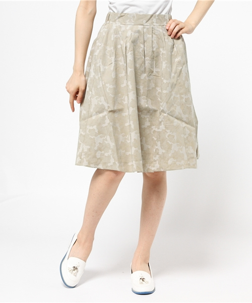 earth music&ecology（アースミュージックアンドエコロジー）の「迷彩柄タックスカート（スカート・レディース・ライトグレー/オリーブ/オフホワイト・FREE）」の14枚目の写真